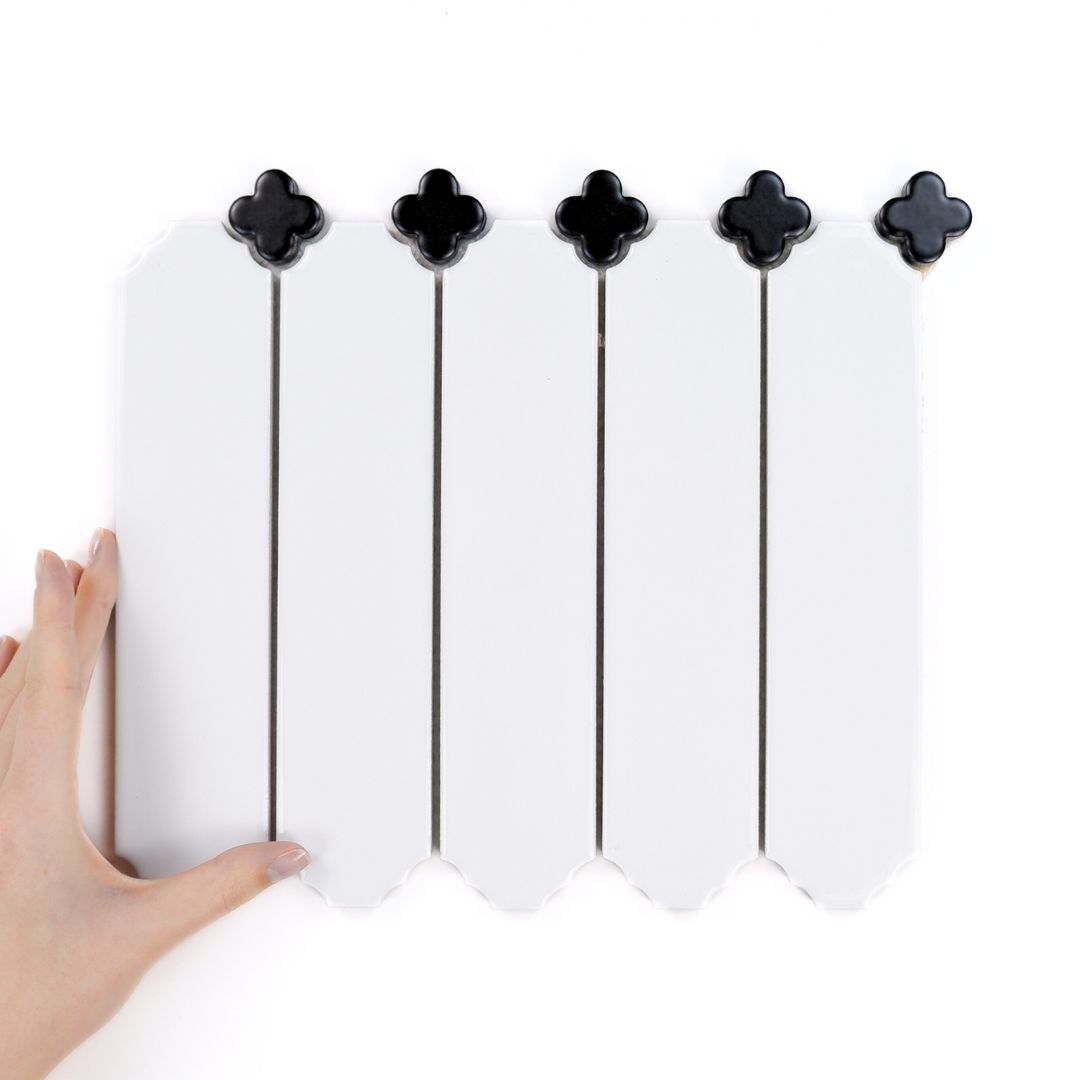 1cecile-bialy-czarna-koniczyna